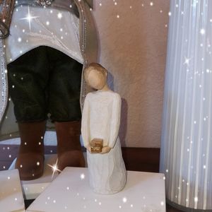 Willow Tree "Spirit of Giving" Figure